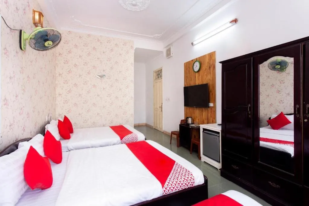 Bed in OYO 553 Truong Giang Hotel