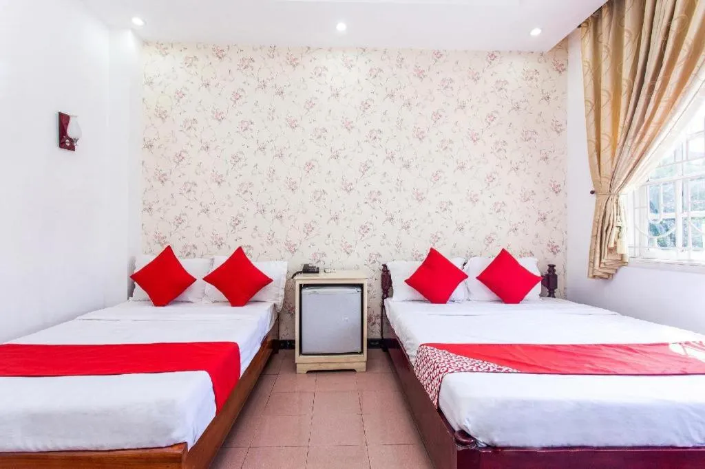Bed in OYO 553 Truong Giang Hotel