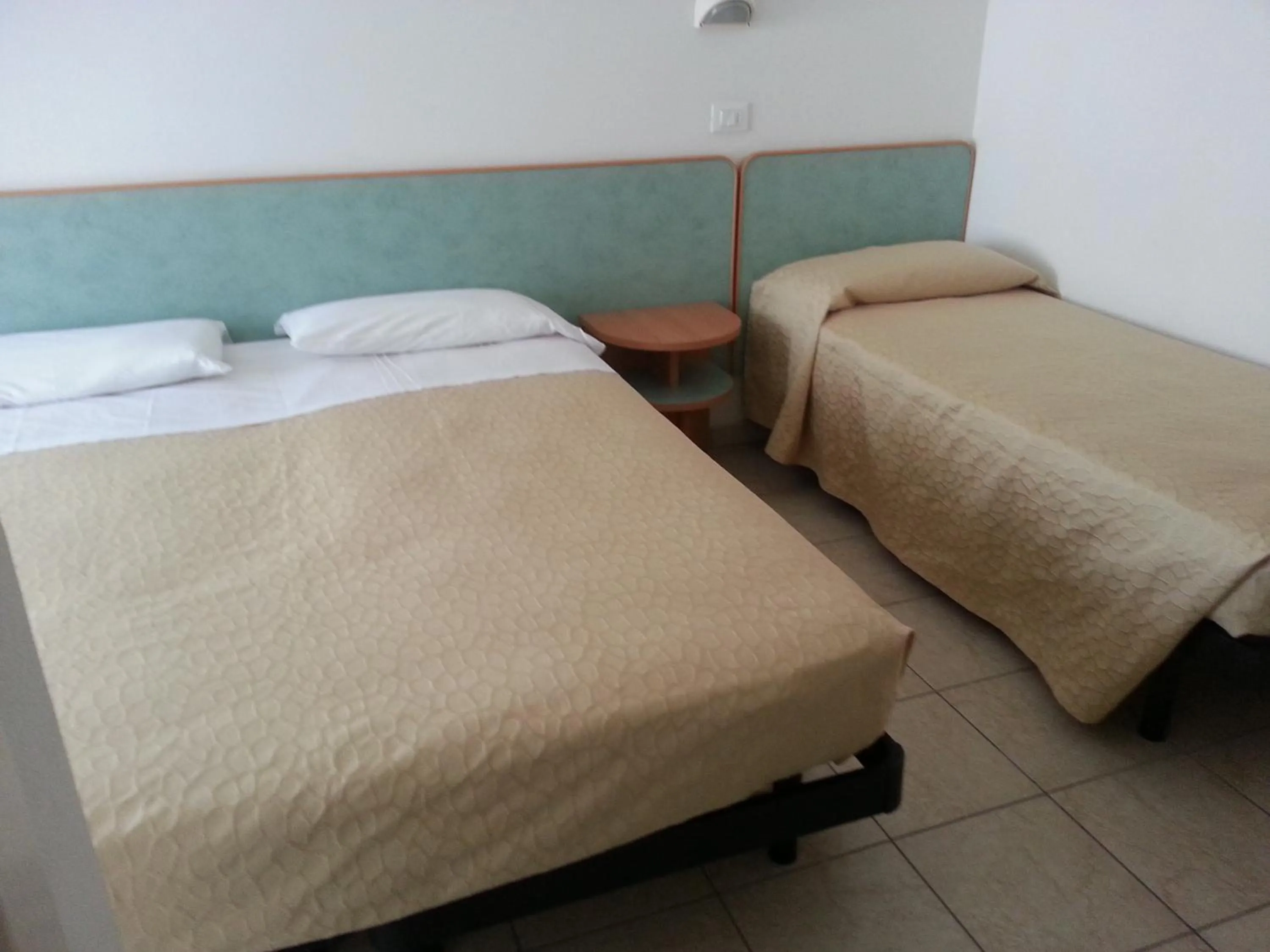 Bedroom, Bed in Hotel La Parigina