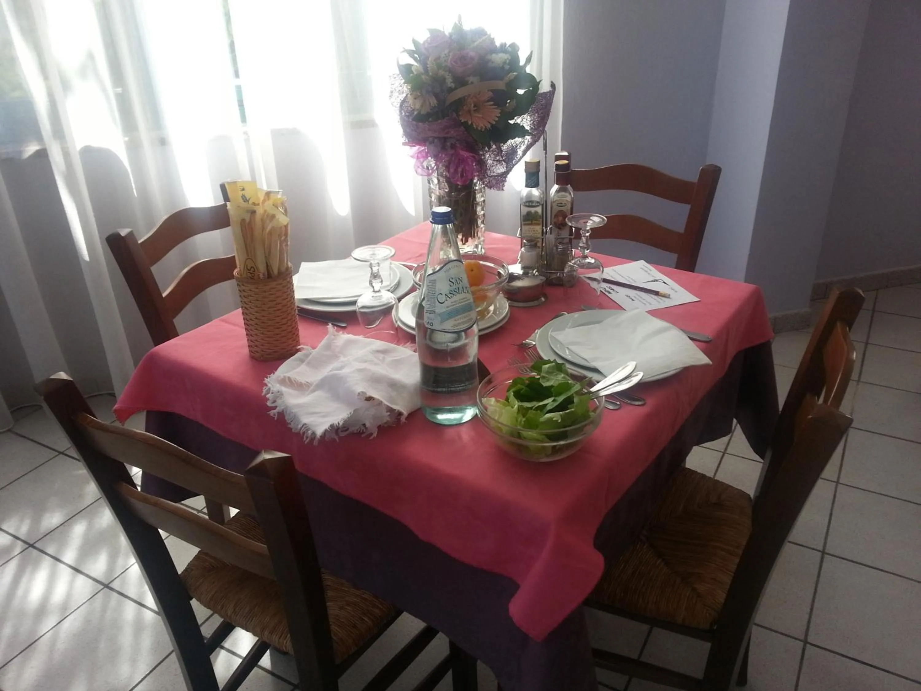 Restaurant/places to eat in Hotel La Parigina