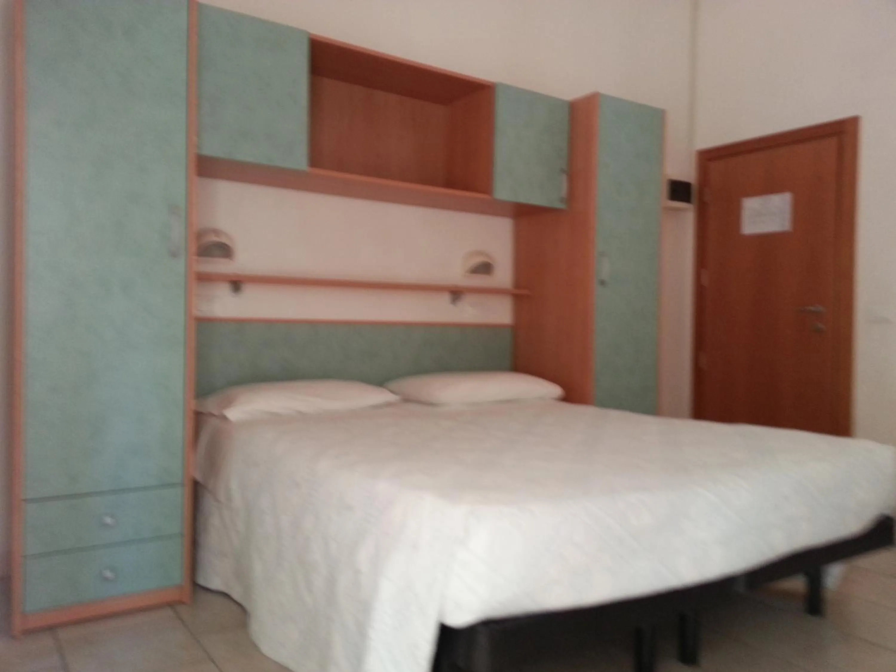 Bedroom, Bed in Hotel La Parigina