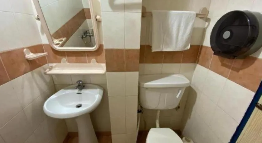 OYO 89958 Hotel Umimas