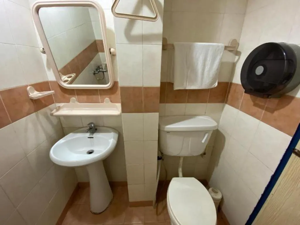 OYO 89958 Hotel Umimas