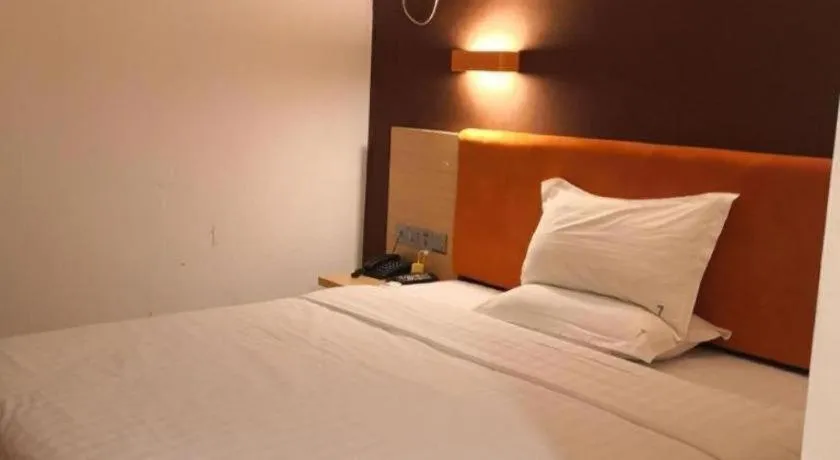 Bed in 7 Days Premium Hotel Ji'an Taihe Gongnongbing Avenue