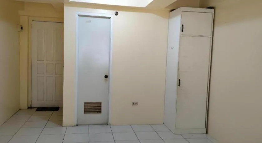 OYO 800 DDD Habitat Dormtel Bacolod