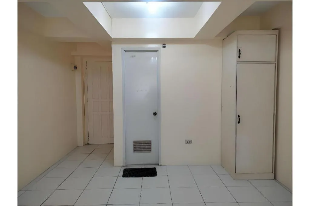 OYO 800 DDD Habitat Dormtel Bacolod