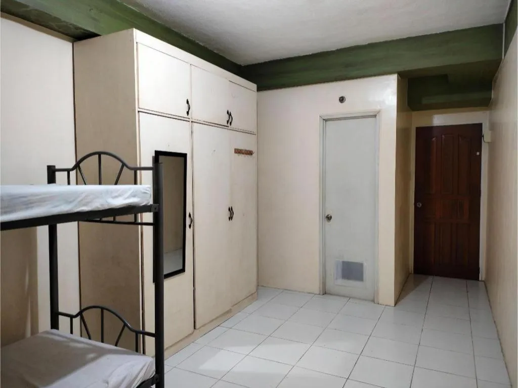 OYO 800 DDD Habitat Dormtel Bacolod