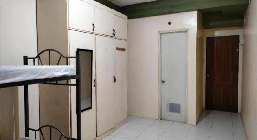 Bed in OYO 800 DDD Habitat Dormtel Bacolod