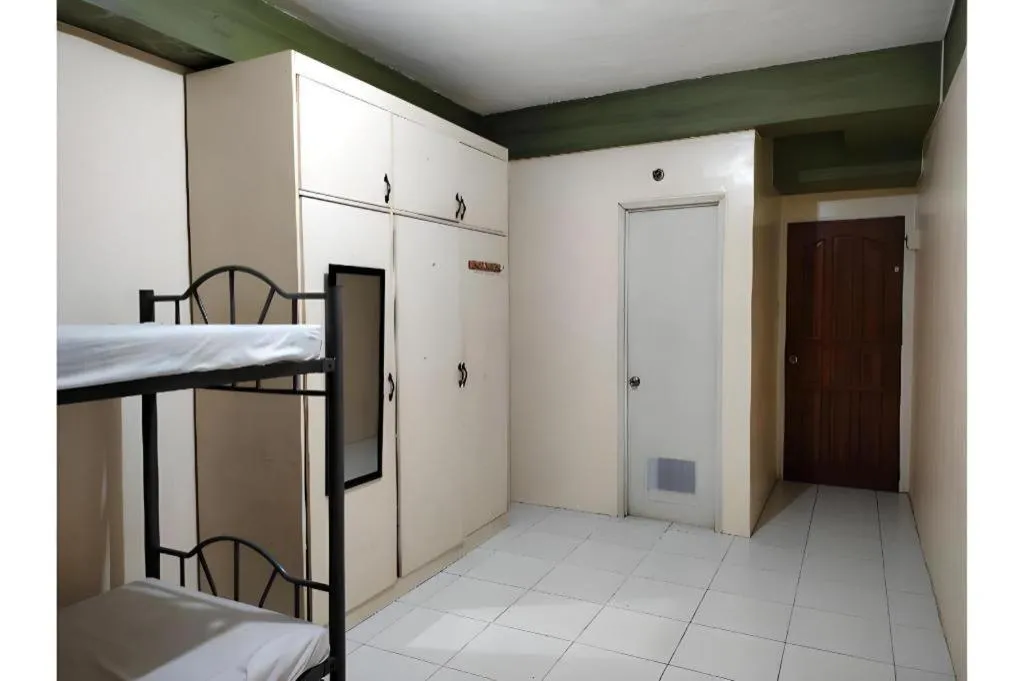 OYO 800 DDD Habitat Dormtel Bacolod