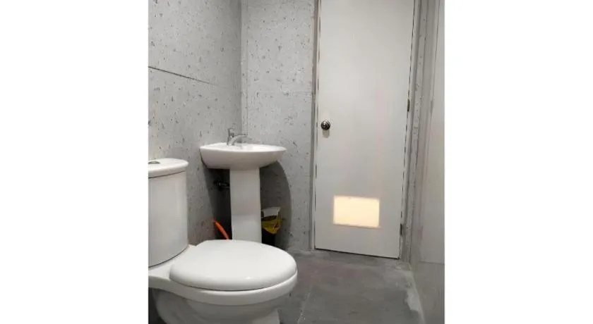 OYO 800 DDD Habitat Dormtel Bacolod