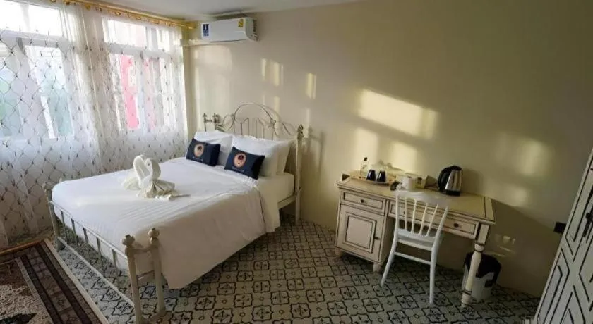 Bed in 2499 Heritage Chinatown Bangkok Hotel By RoomQuest