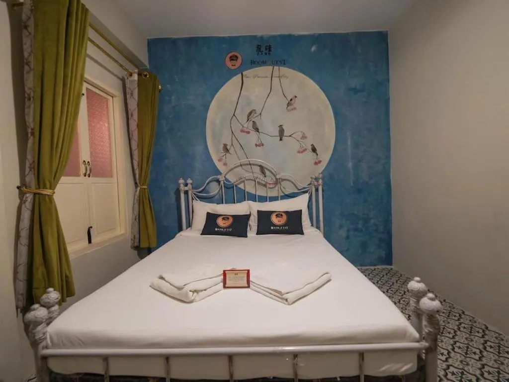 Bed in 2499 Heritage Chinatown Bangkok Hotel By RoomQuest