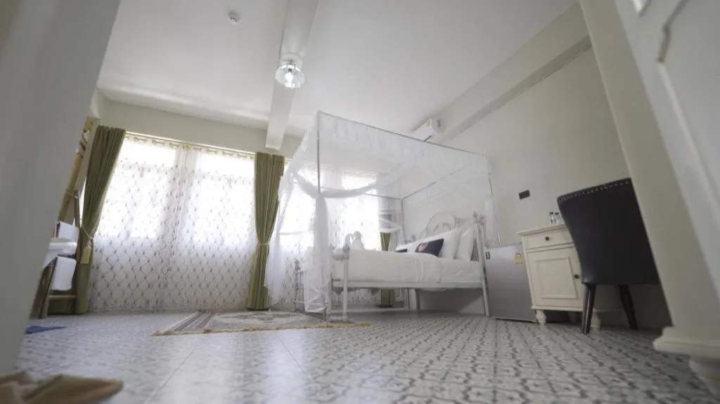 Bed in 2499 Heritage Chinatown Bangkok Hotel By RoomQuest