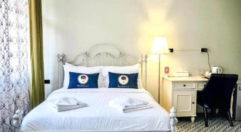 Bed in 2499 Heritage Chinatown Bangkok Hotel By RoomQuest