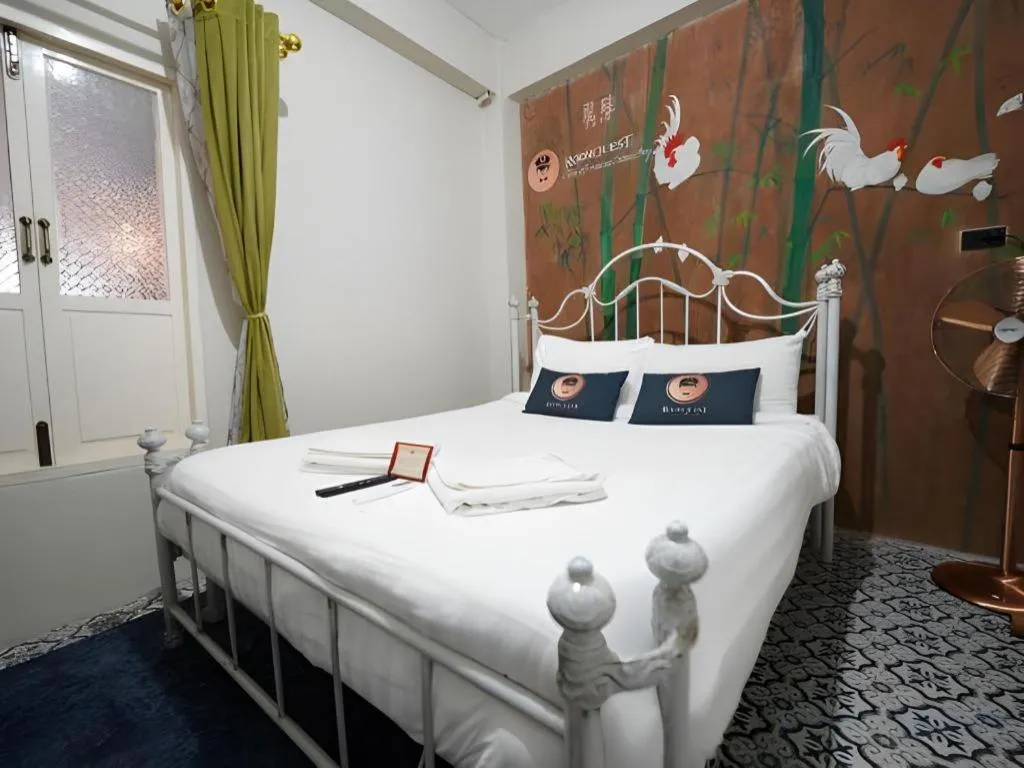 Bed in 2499 Heritage Chinatown Bangkok Hotel By RoomQuest
