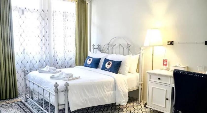 Bed in 2499 Heritage Chinatown Bangkok Hotel By RoomQuest