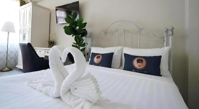 Bed in 2499 Heritage Chinatown Bangkok Hotel By RoomQuest