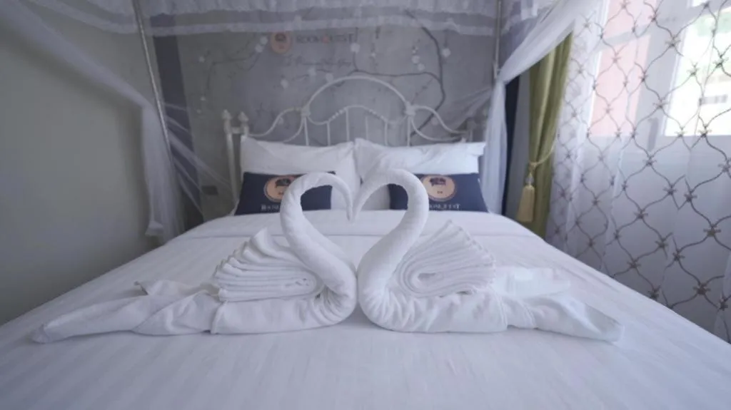 Bed in 2499 Heritage Chinatown Bangkok Hotel By RoomQuest