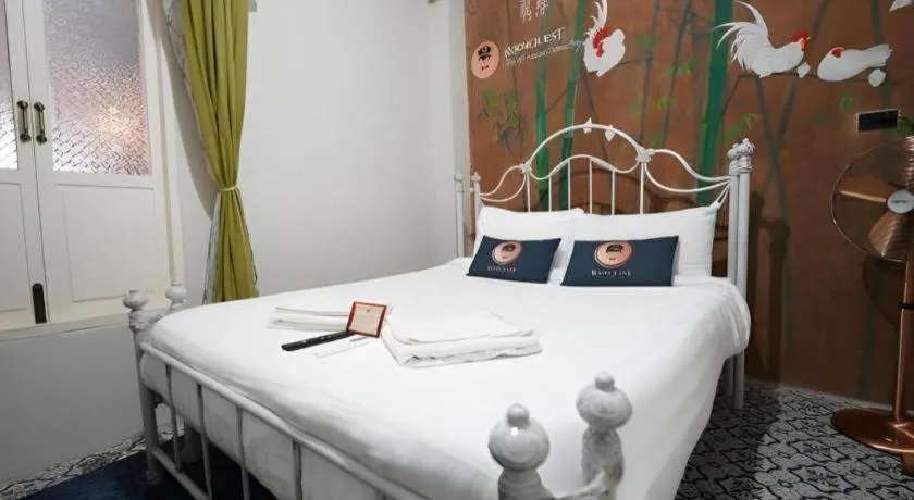 Bed in 2499 Heritage Chinatown Bangkok Hotel By RoomQuest