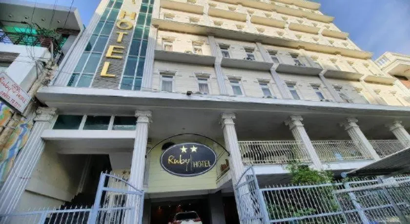 RUBY HOTEL