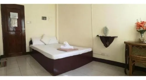 OYO 880 Flores De Musa Inn