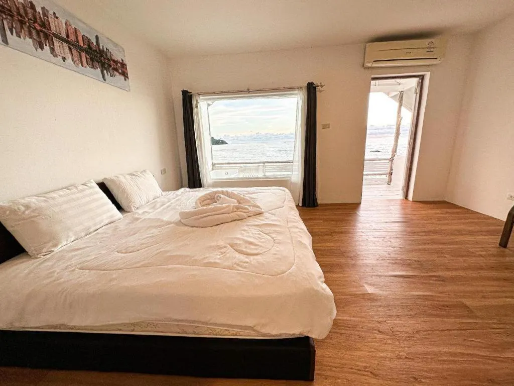 Bed in Capital O 75411 Navagio​ Boutique​ Koh​ Chang