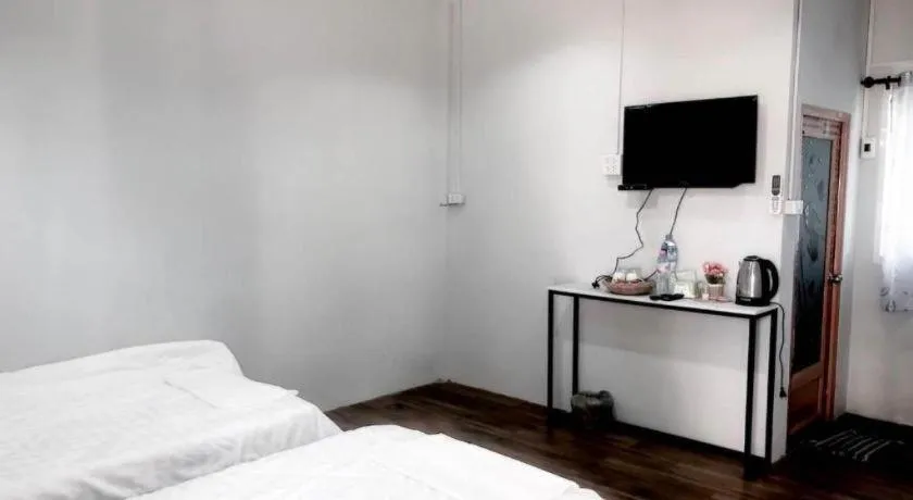 Bed in Capital O 75412 V Resort