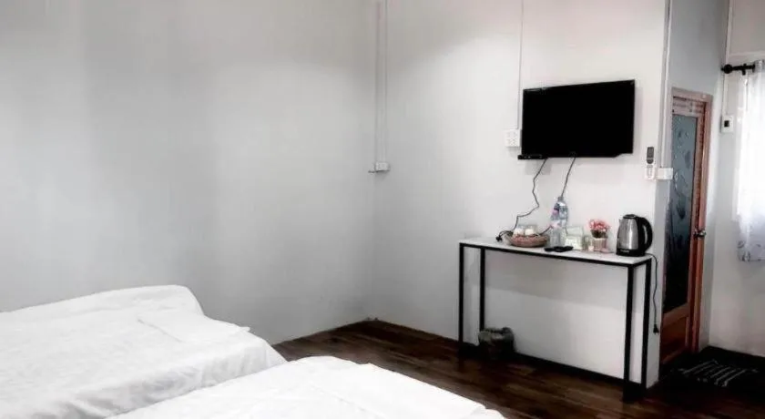 Bed in Capital O 75412 V Resort