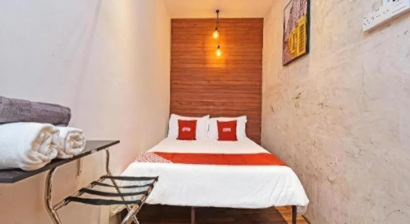 Bed in OYO 90662 The 1975 Hotel