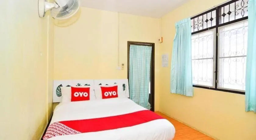 Bed in OYO 499 Pattaraporn Hotel