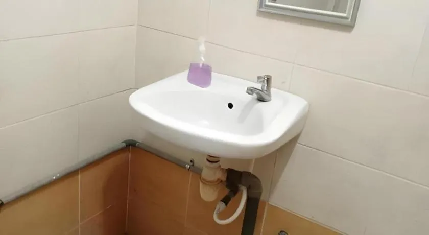 OYO HOME 90768 Flo Inn Motel