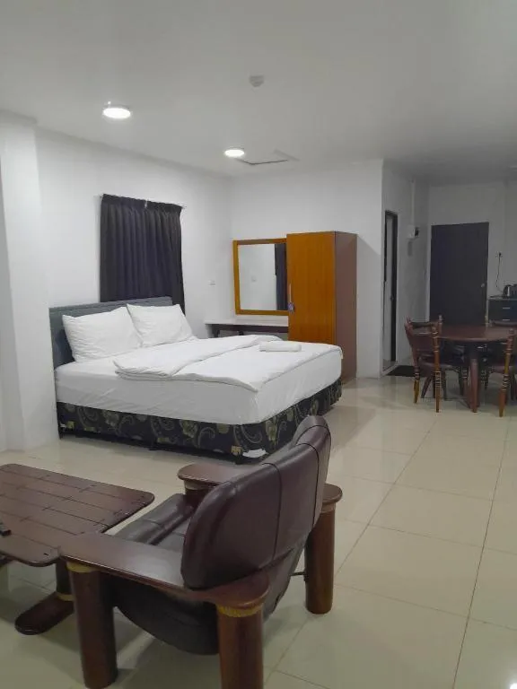 Bed in White Diamond Apartment