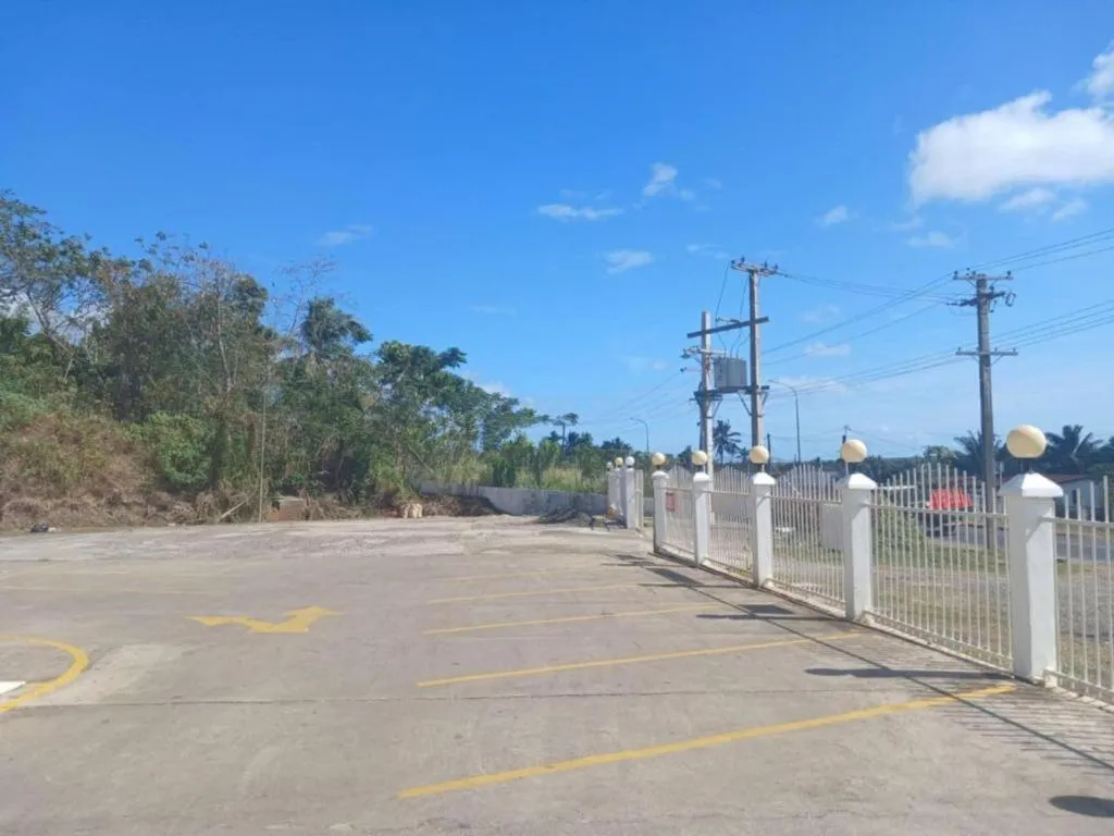 White Diamond Apartment