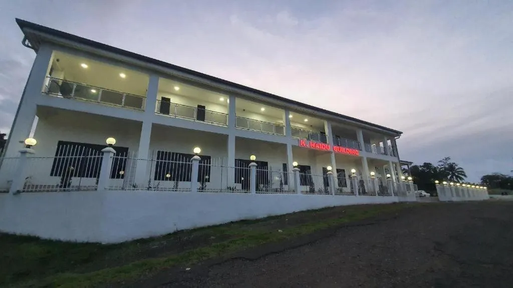 White Diamond Apartment