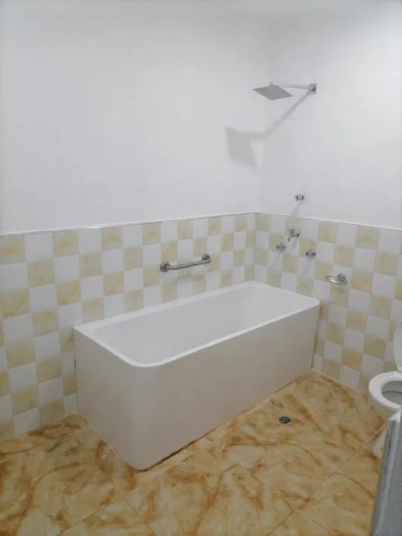 White Diamond Apartment