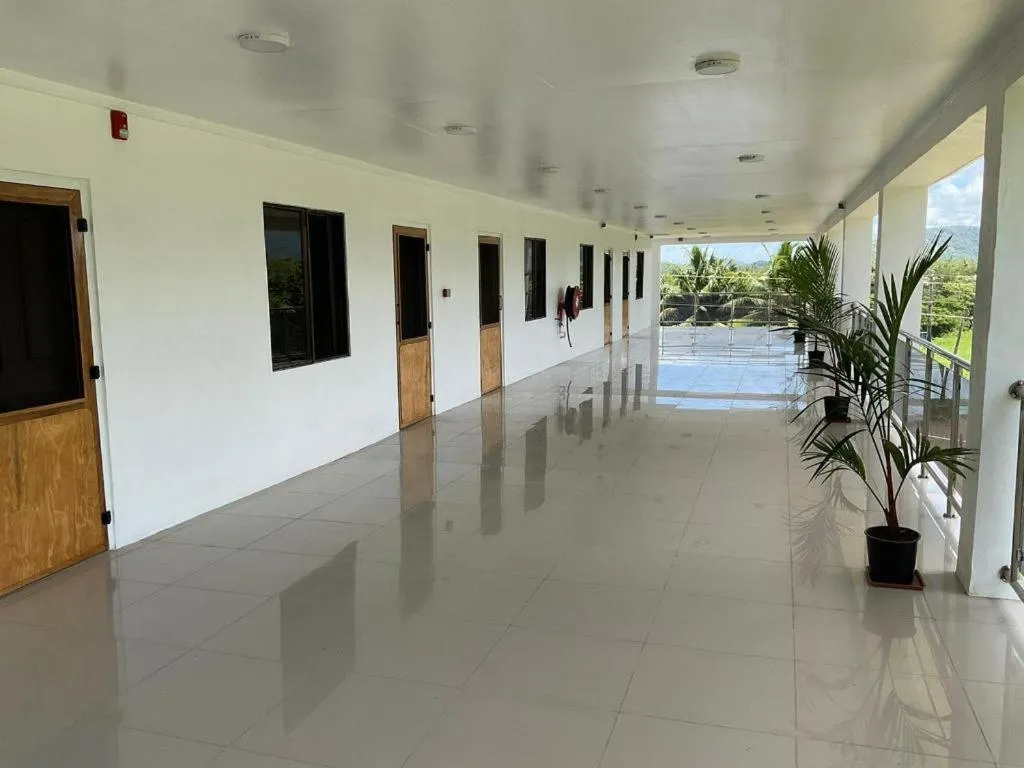 White Diamond Apartment