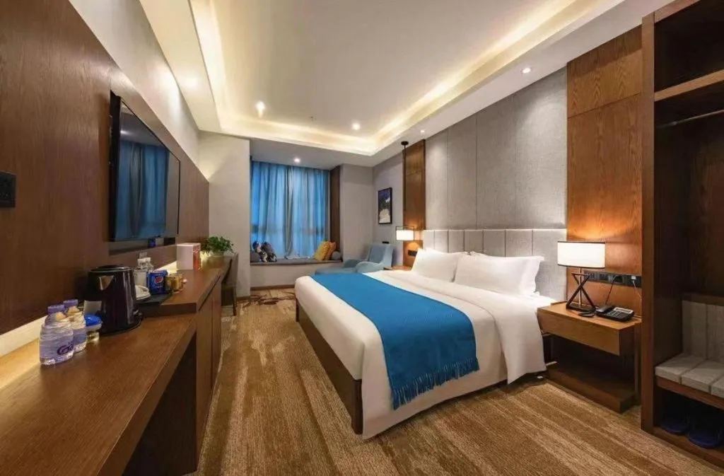 Bed in Guilin Sapphire hotel