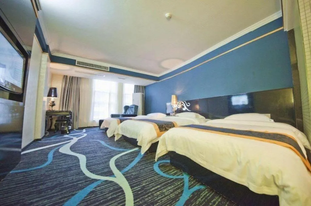 Bed in Guilin Sapphire hotel