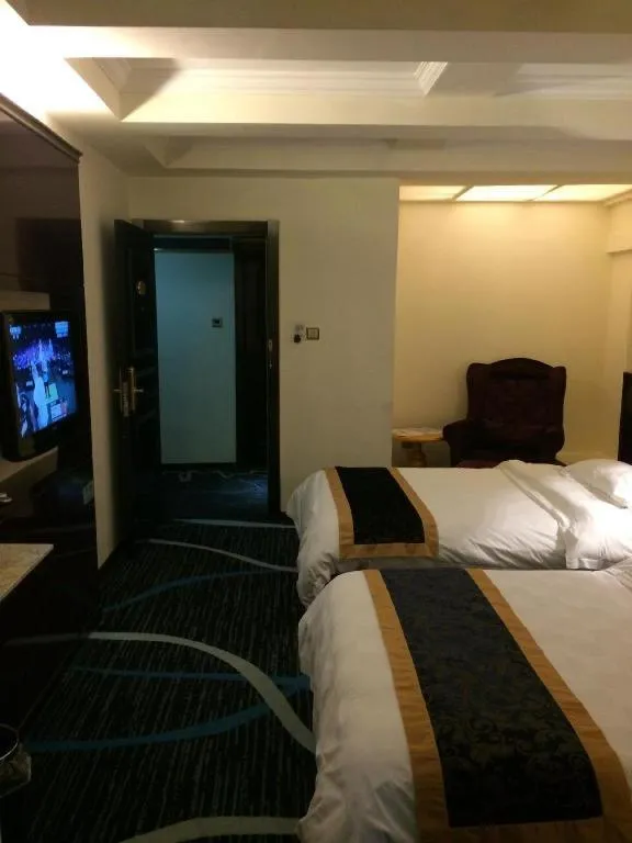 Bed in Guilin Sapphire hotel