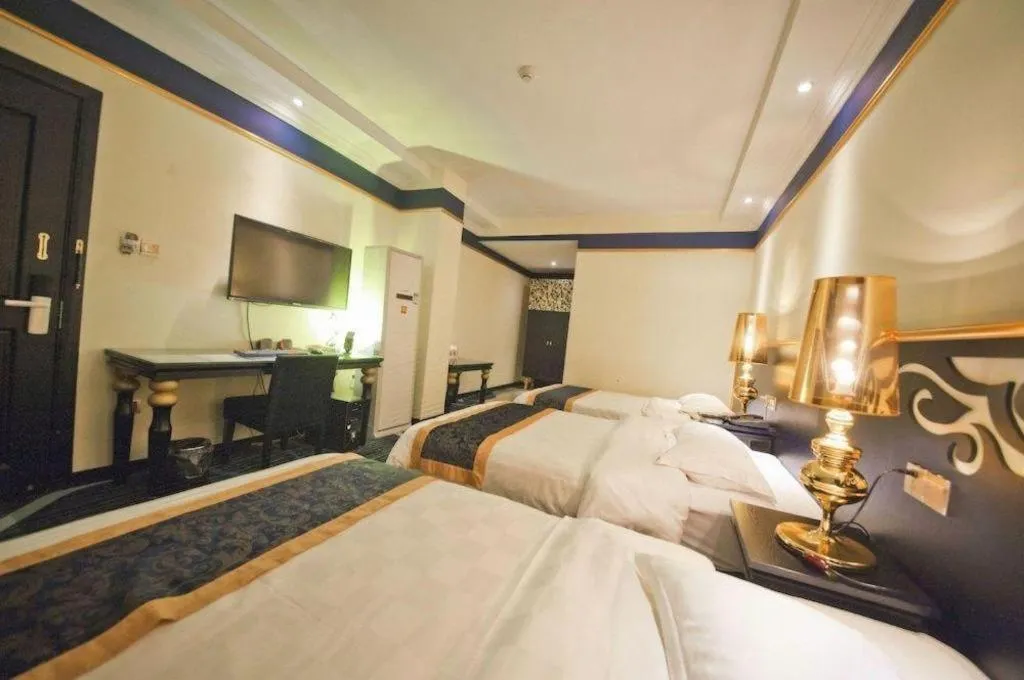 Bed in Guilin Sapphire hotel