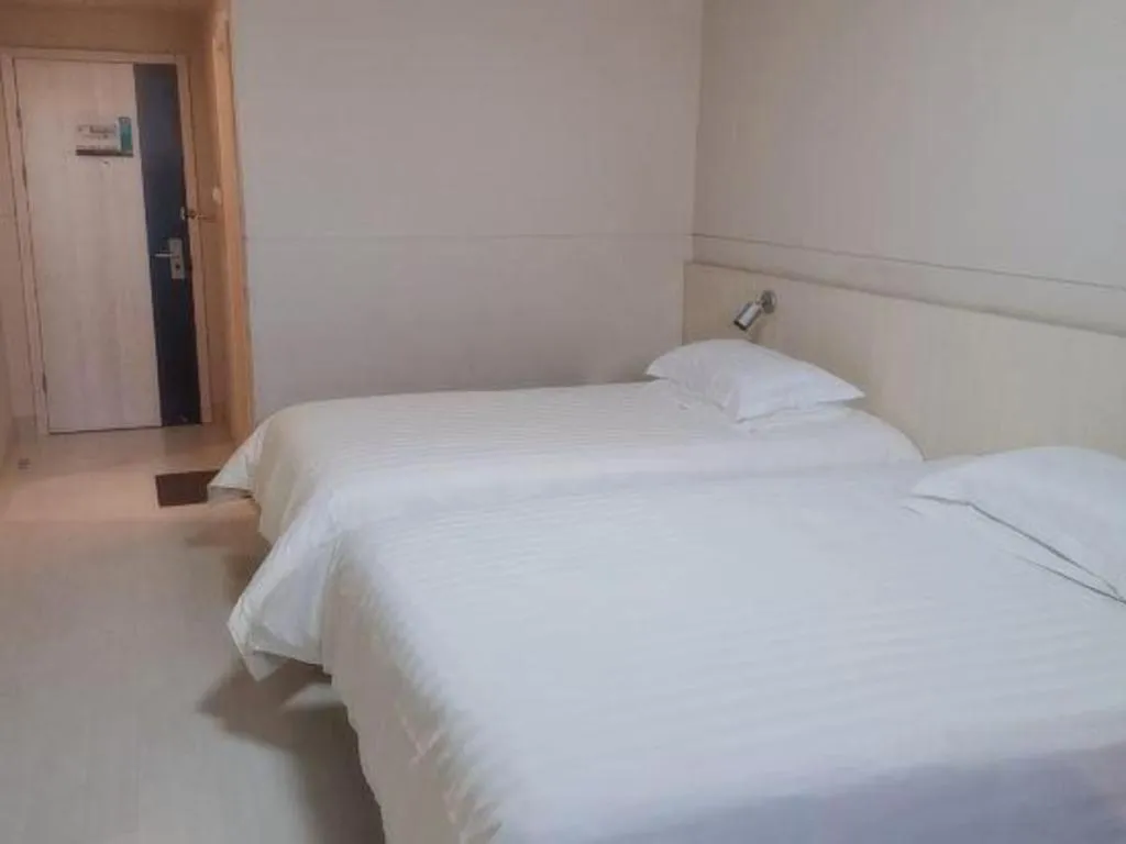 Bed in Jinjiang Inn Tianjin Changjiang Avenue