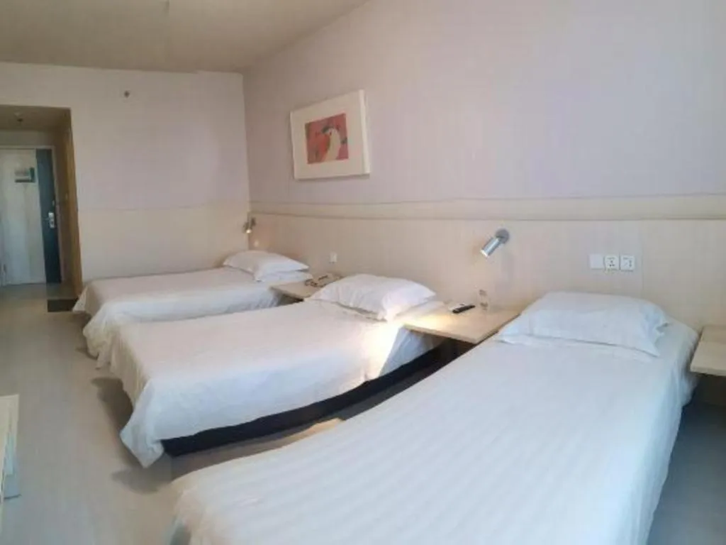 Bed in Jinjiang Inn Tianjin Changjiang Avenue