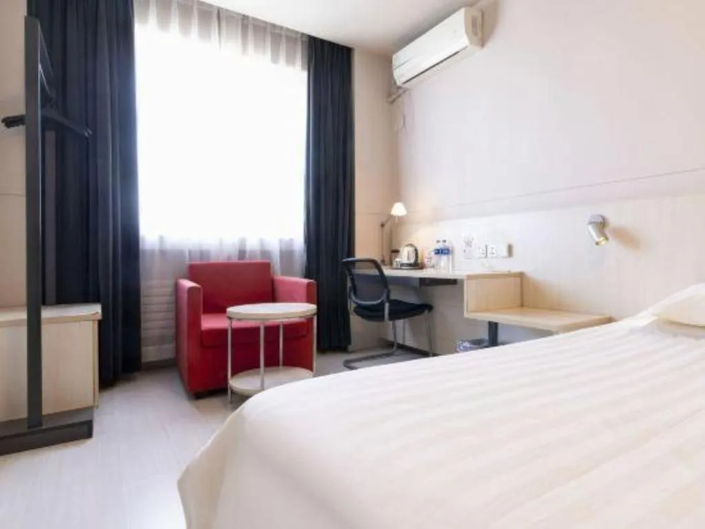 Bed in Jinjiang Inn Tianjin Changjiang Avenue