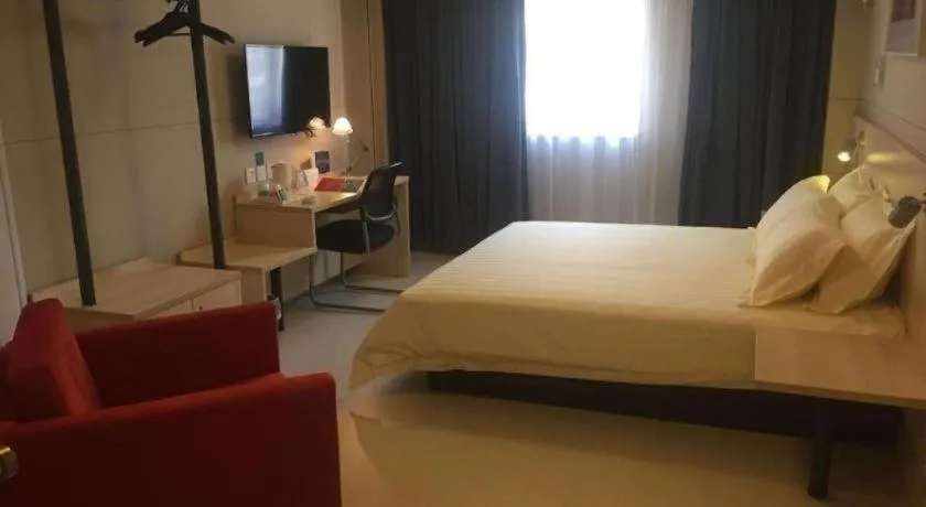 Bed in Jinjiang Inn Tianjin Changjiang Avenue