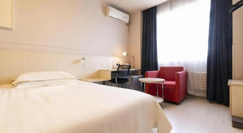 Bed in Jinjiang Inn Tianjin Changjiang Avenue