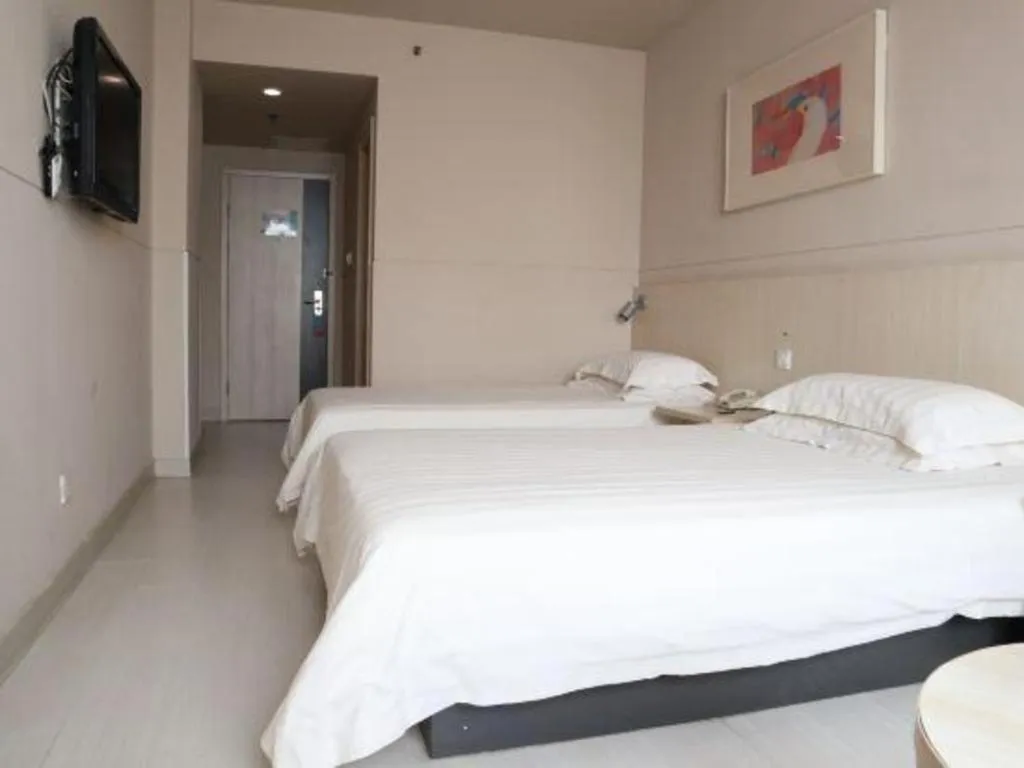 Bed in Jinjiang Inn Tianjin Changjiang Avenue