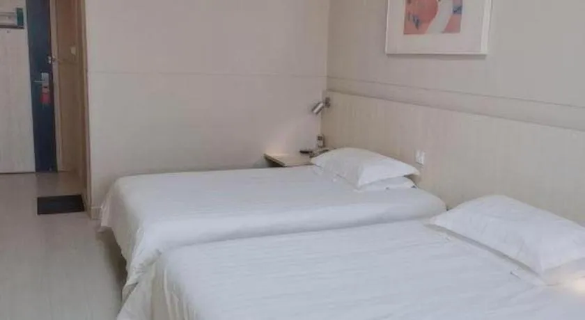 Bed in Jinjiang Inn Tianjin Changjiang Avenue