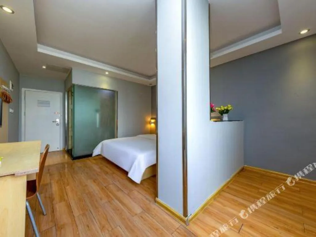 Bed in 7 Days Inn Foshan University Creative Industry Park