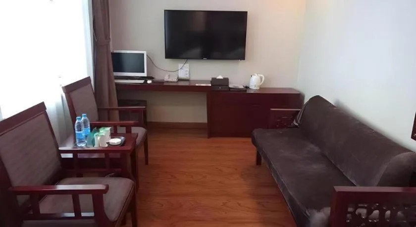 GreenTree Inn Geermu Walking Street Business Hotel