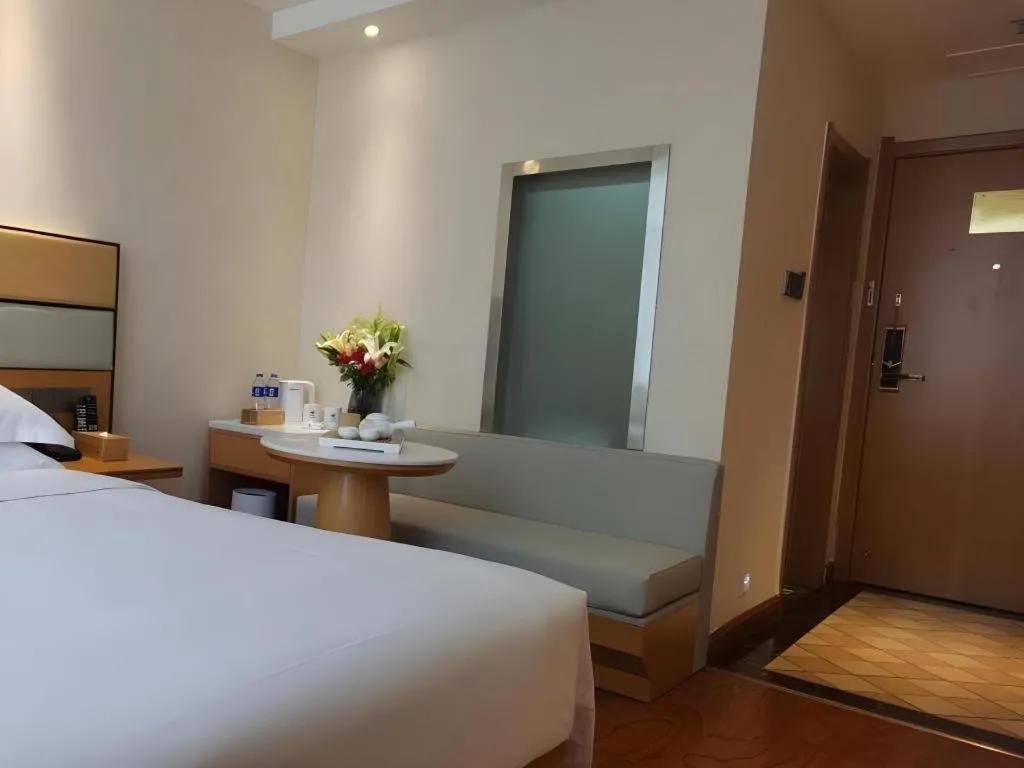 Bed in GreenTree Inn Geermu Walking Street Business Hotel